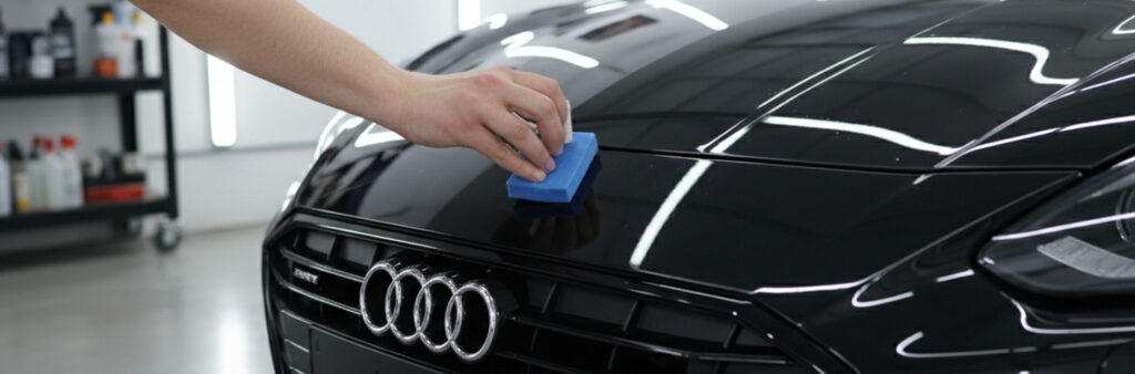 Auto mit Keramikversiegelung im Frühjahr geschützt vor Schmutz und UV-Strahlung